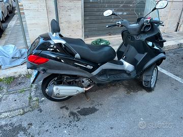 Scooter piaggio mp3 300 Tre ruote