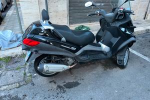 Scooter piaggio mp3 300 Tre ruote