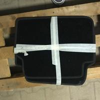 Tappettini neri nuovi per auto piccola