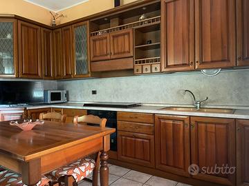 Cucina componibile in legno massello