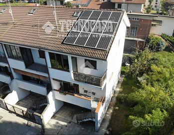 VILLA A SCHIERA A BAREGGIO