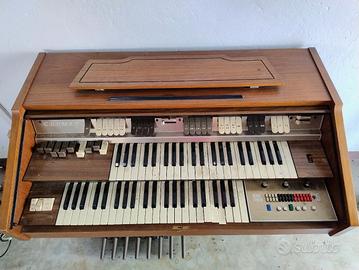 Organo Crumar Model 202