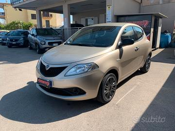 Lancia Ypsilon 1.2 69 CV 5 porte Platinum