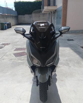 Honda Forza 350