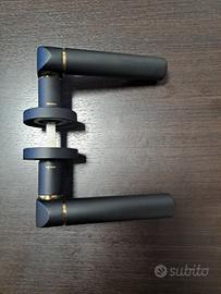 MANIGLIA IN OTTONE FINITURA NERO OPACO
