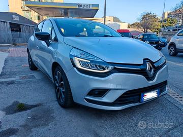 Renault Clio ok neopatentati model moschino 