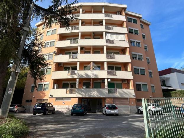 5 LOCALI A COSENZA