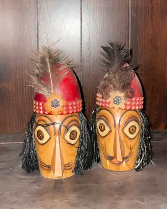 Coppia di maschere decorative etniche in legno