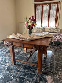 Tavolo, credenza e poltrone anni 50