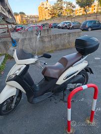 GEOPOLIS GEOSTYLE 300 ANNO 2010