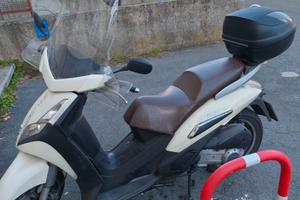 GEOPOLIS GEOSTYLE 300 ANNO 2010