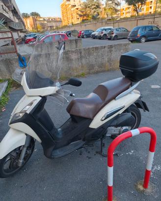 GEOPOLIS GEOSTYLE 300 ANNO 2010