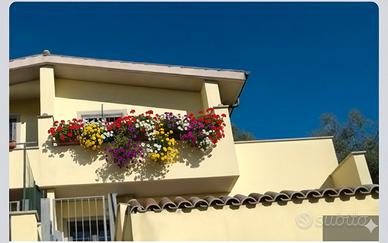 Villino angolare nel verde zona residenziale