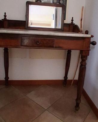 Mobiletto toeletta antiquariato