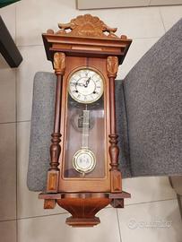 Orologio a pendolo a parete