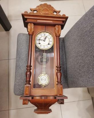 Orologio a pendolo a parete