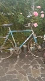 Bicicletta berga da corsa cambio campagnolo