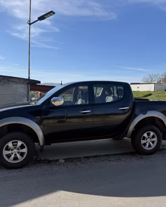 Mitsubishi l200