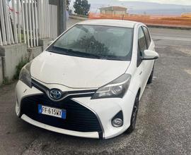 Toyota Yaris hybrid 2016 automatica 1.5 elettrica