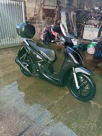 Scooter Kymco new people s 200