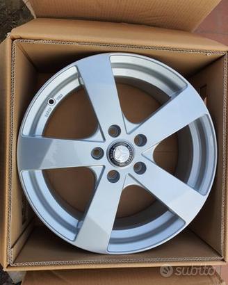 Cerchi Nuovi 17 Mercedes classe A B C E Cla Gla