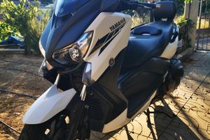 Yamaha X-max 400