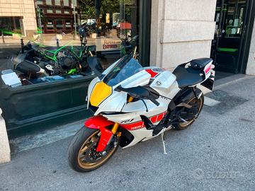Yamaha YZF R1