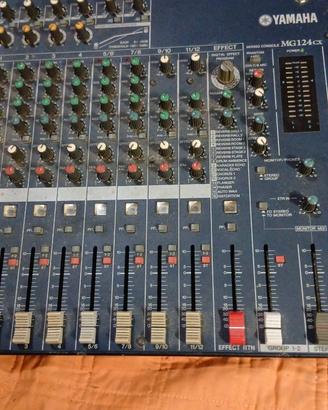 mixer yamaha mg124cx 12 canali con effetti