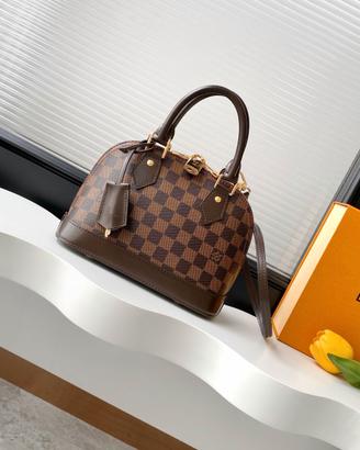 Borsa a conchiglia LOUIS VUITTON Alma BB