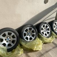 Gomme invernali e cerchi originali BMW
