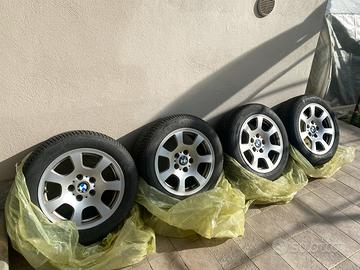 Gomme invernali e cerchi originali BMW