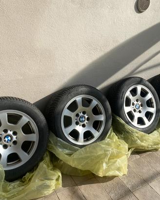 Gomme invernali e cerchi originali BMW