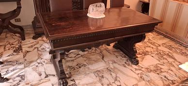 Tavolo in stiile Neo-Rinascimento italiano