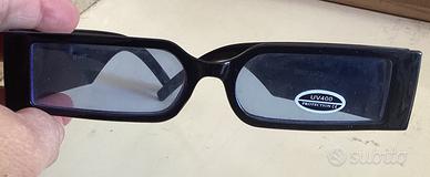 Occhiali da sole neri rettangolari UV400