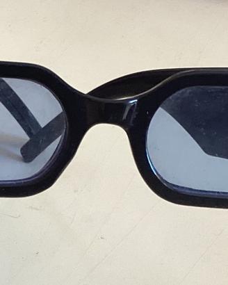 Occhiali da sole neri rettangolari UV400