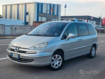 Peugeot 807 2.0 hdi 163cv con Gancio traino