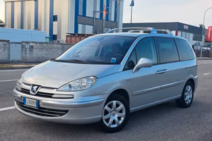 Peugeot 807 2.0 hdi 163cv con Gancio traino