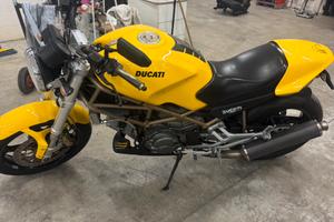 Ducati moster600