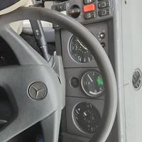 Minibus Mercedes posti 33