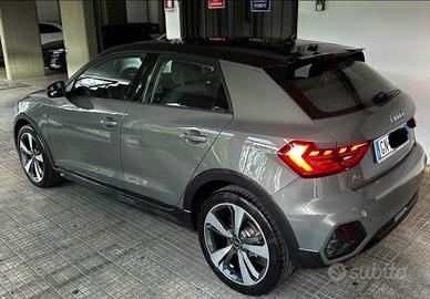 Audi A1 allstreet 30 TFSI S tronic Identity Contra