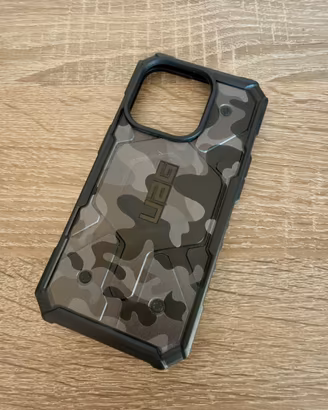 URBAN ARMOR GEAR UAG Custodia con iPhone 15 Pro