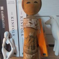 Bambola kokeshi dipinta a mano