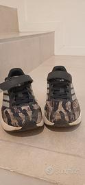 Scarpe da ginnastica nike e Adidas taglia 32