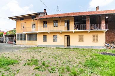 CASA DI CORTE A CIRIÈ