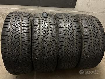 Gomme 235/55/18