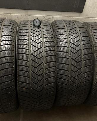 Gomme 235/55/18