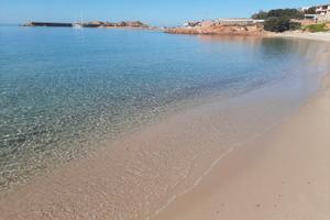 Isola Rossa trilocale vicino alle spiagge