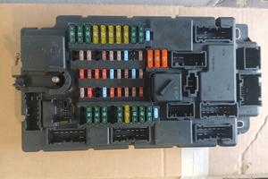 centralina porta fusibili destra 