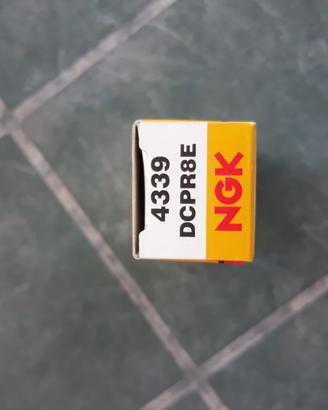 Candele NGK 4339 DCPR8E