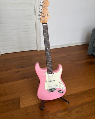 Squier Bullet Strat rosa - Chitarra elettrica rosa